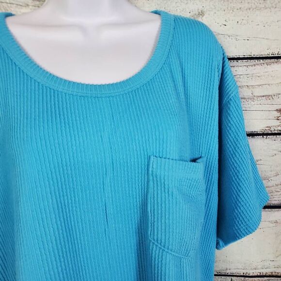 Andrée by Unit Women’s Plus 2X Blue Waffle Knit Short Sleeve Top - Picture 2 of 7